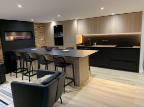 Triplex moderne avec cheminée, balcon et parking à Cauterets - FR-1-812-78